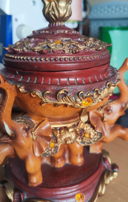 Продам декоративну штукатулку