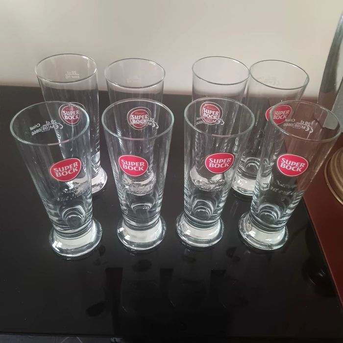 Varios copos super bock e sagres