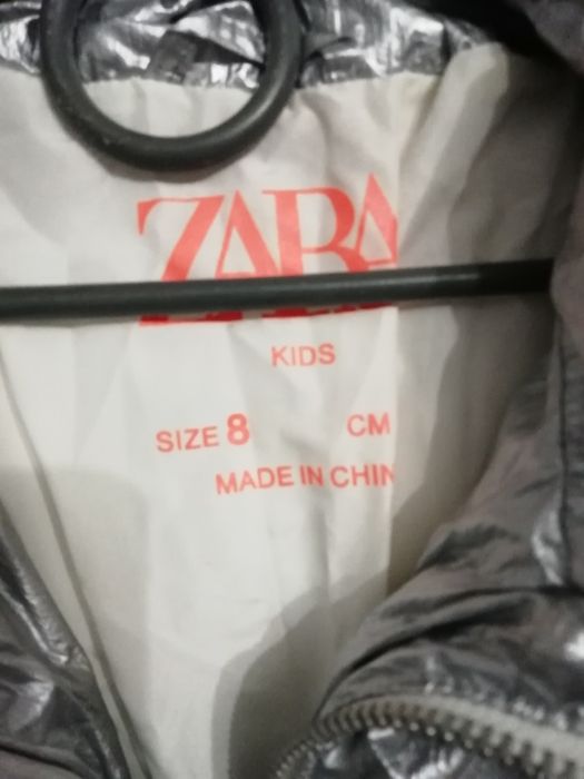 Продам курточку девочка