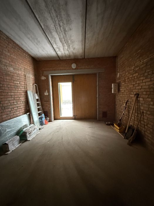 Конституції Стрітенська , продам капітальний гараж з високими воротами