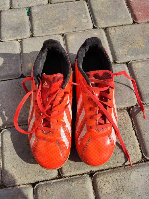 Футзалкі Adidas f10