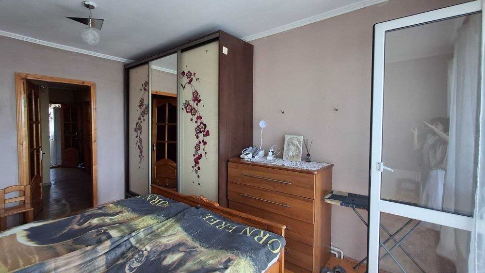 Продаж 3 к. квартири Надвірна, центр, 66 м2, двостороння, балкони