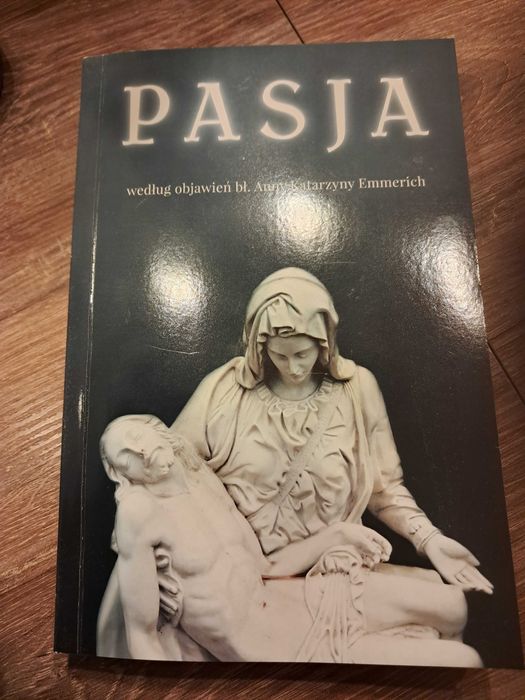 książka z 2014r  "pasja" stan bdb -