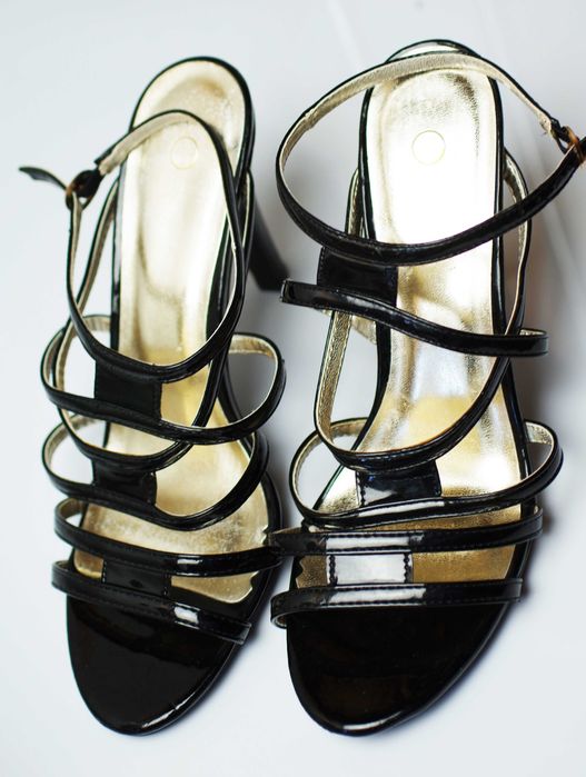 Sprzedam damskie letnie buty