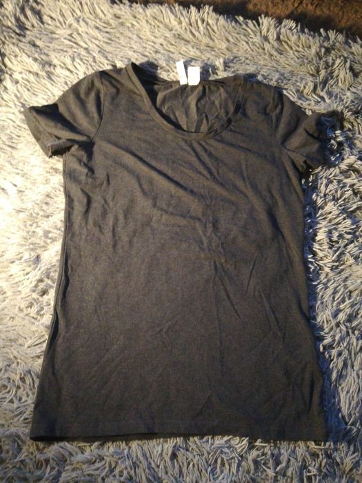 Ciemny t-shirt uciągliwy h&m