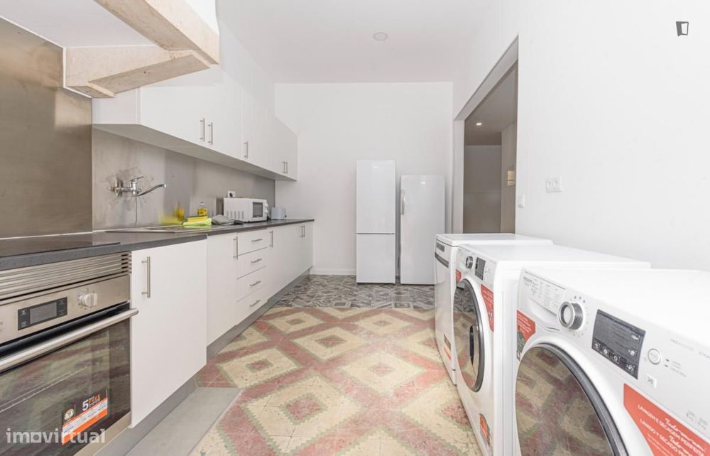 Quarto - localizado em Lapa Lisbon