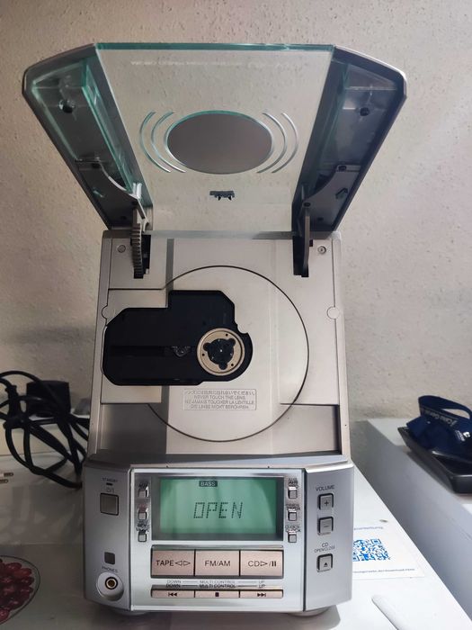 Aparelhagem JVC UX-V10 | Design Vertical Retro | CD e Cassete