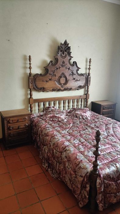 Mobília de quarto trabalhada maciça