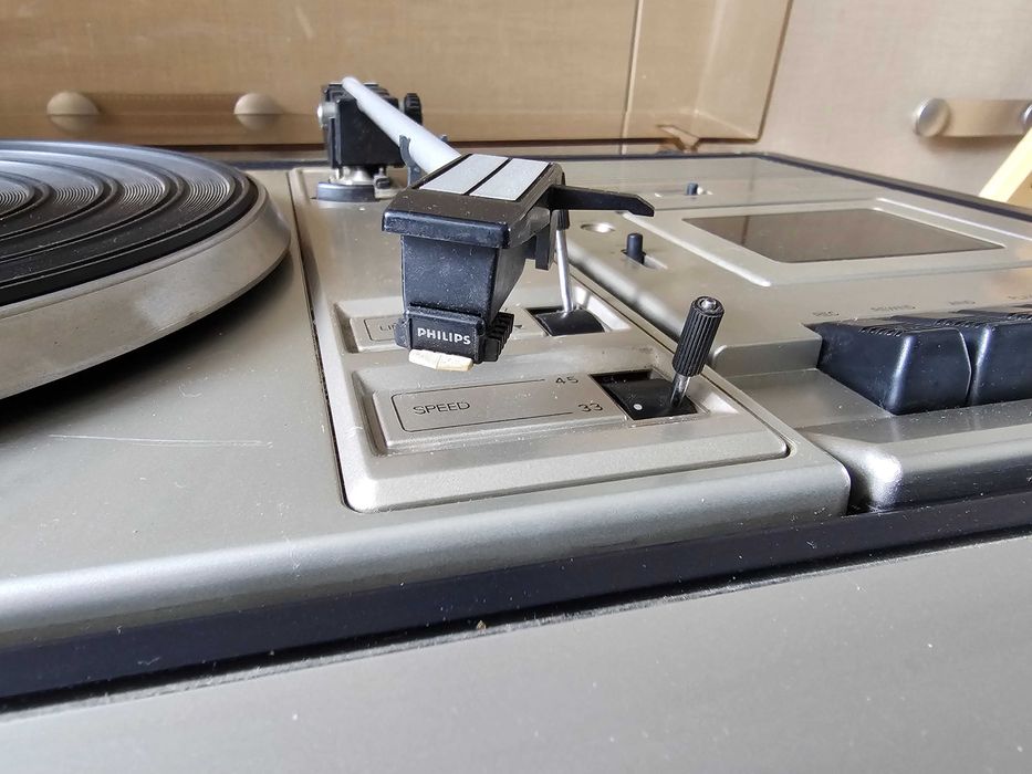 Музыкальный центр Philips 972TAPC