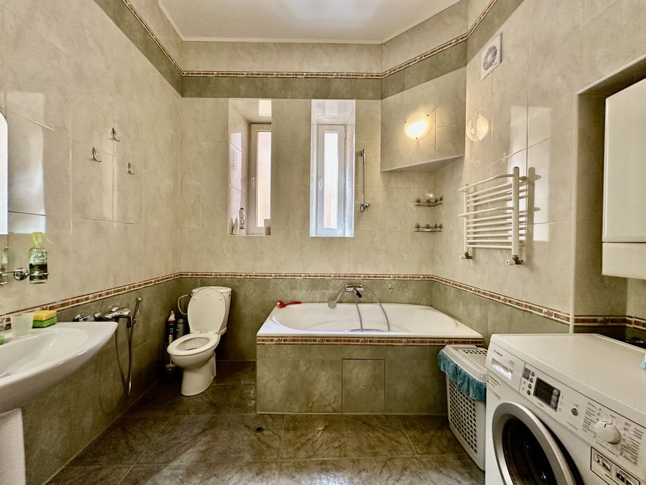 Аренда трехкомнатной квартиры в Одессе. Парк Шевченко. Дельфинарий