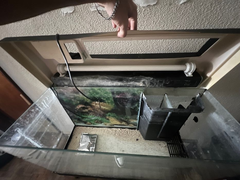 aquario de 80cm com suporte em metal