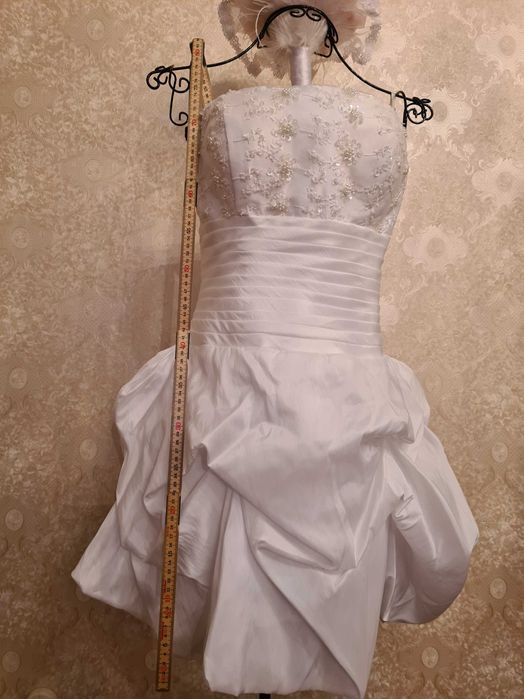 Vestido de noiva curto NOVO princesa tamanho 40