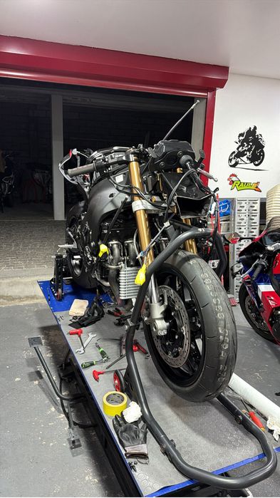 Materiak yamaha R1 novo