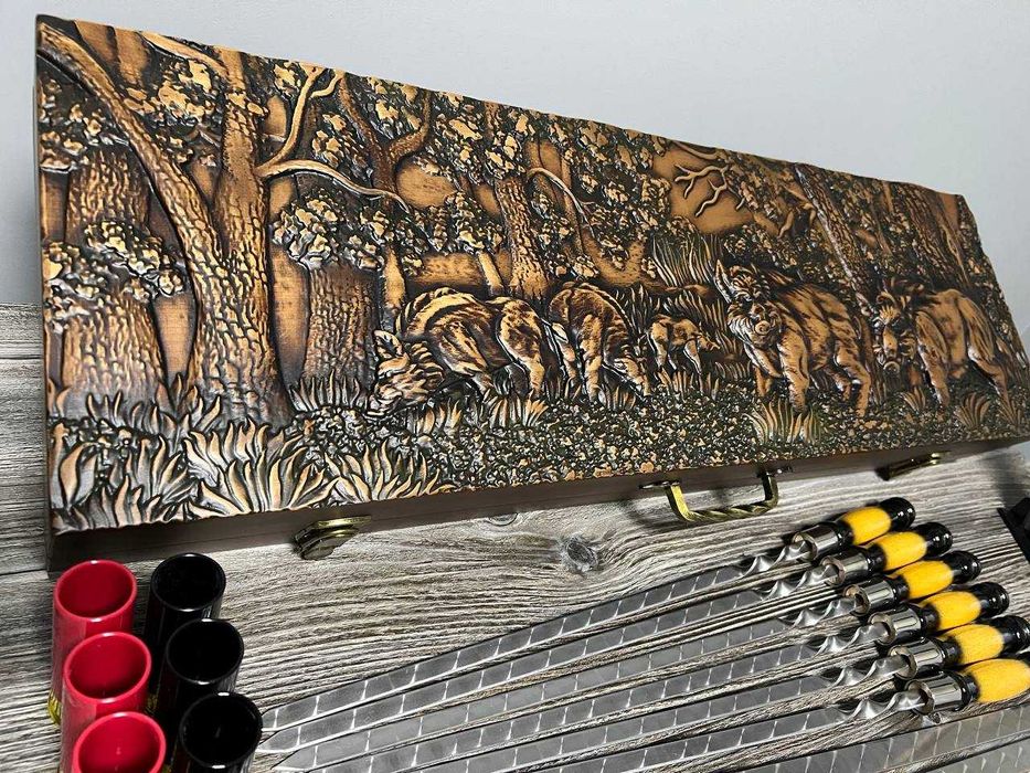 Набір шампурів Набор шампуров у кейсі з дерева для шашлику "Кабани"