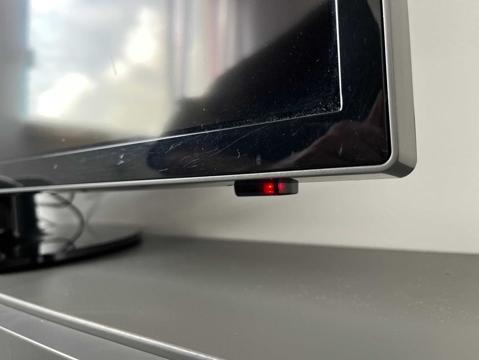 Telewizor Samsung 32" + Dekoder DVB-T2/HEVC + Kable | Pełny Zestaw
