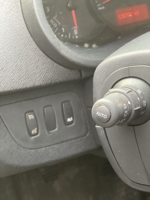 Vendo renault kangoo com pintura nova