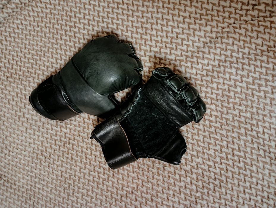 Перчатки для единоборств открытые ручной роботы.