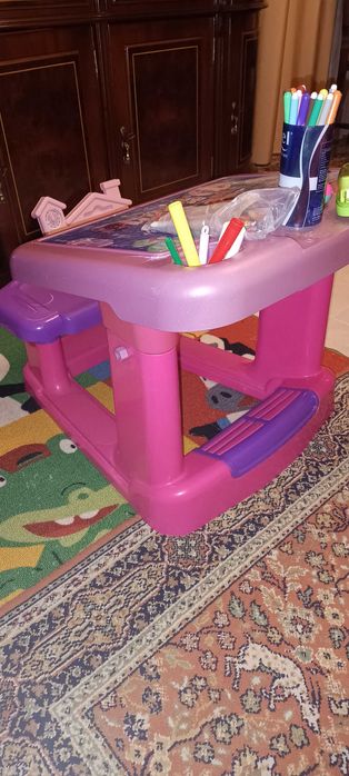 Mesa e banco de criança