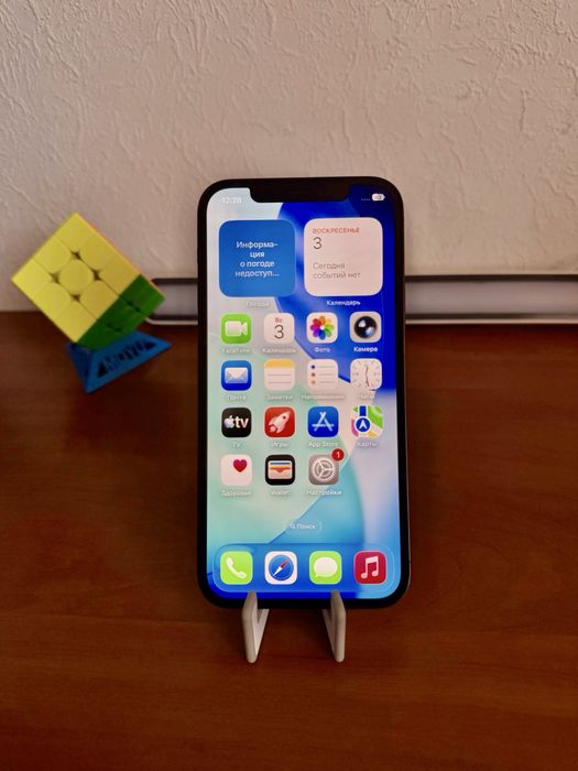 iPhone 12 Pro на 256gb у кольорі Pacific Blue