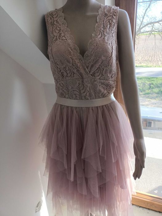 Sukienka koronkowa Lily McBee – rozmiar L