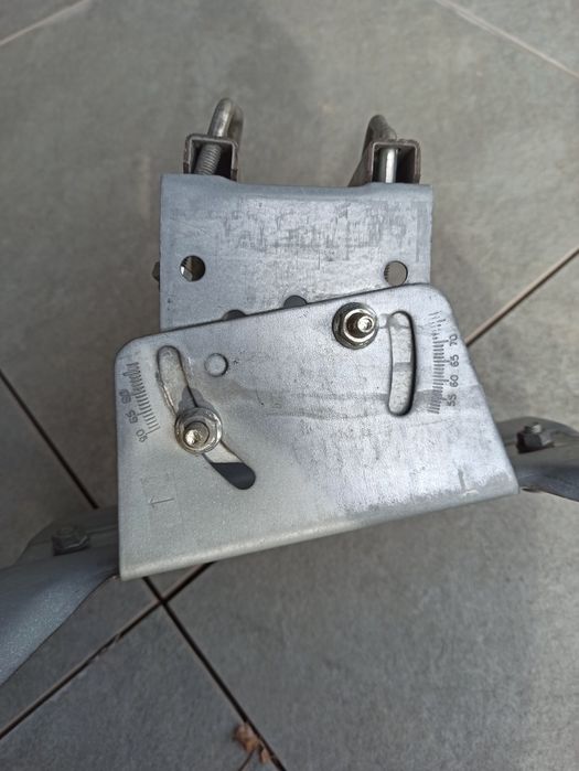 Mocowanie anteny satelitarnej