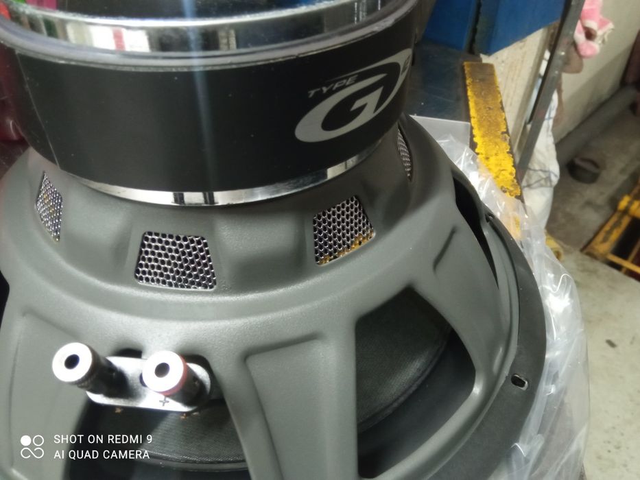 Sprzedam głośnik Alpine 800W/30cm.