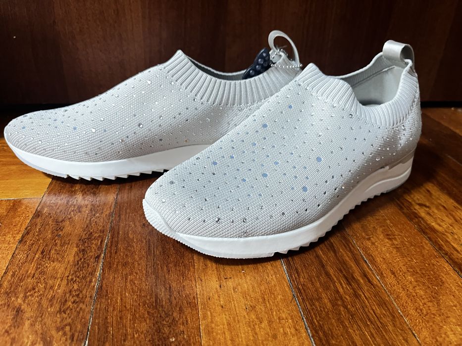 Світло-сірі жіночі сліпони Caprice