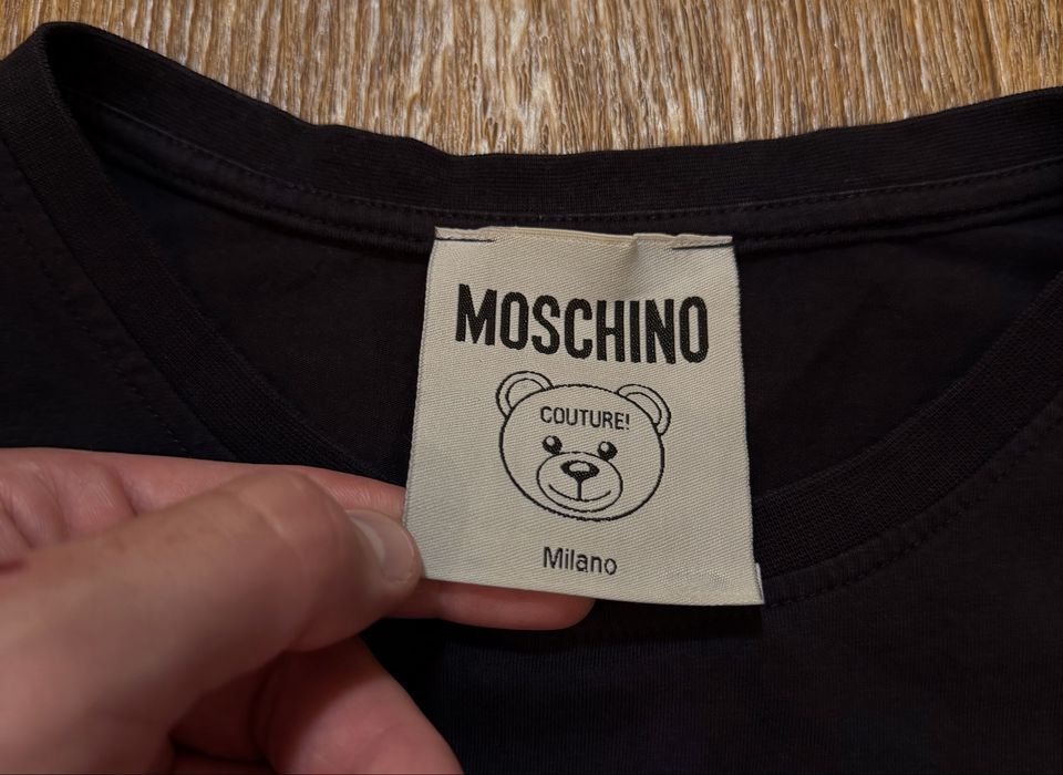 Футболка от Moschino