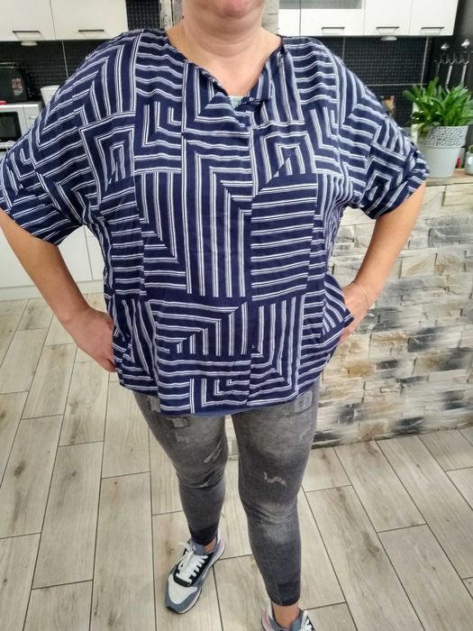 Modna bluzka damska a asymetryczne paski