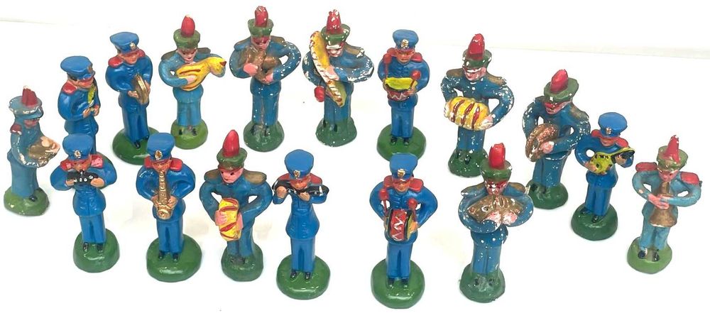 Figuras de banda de música em barro pintado de Barcelos