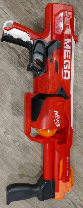 Lançador NERF Mega Rotofury