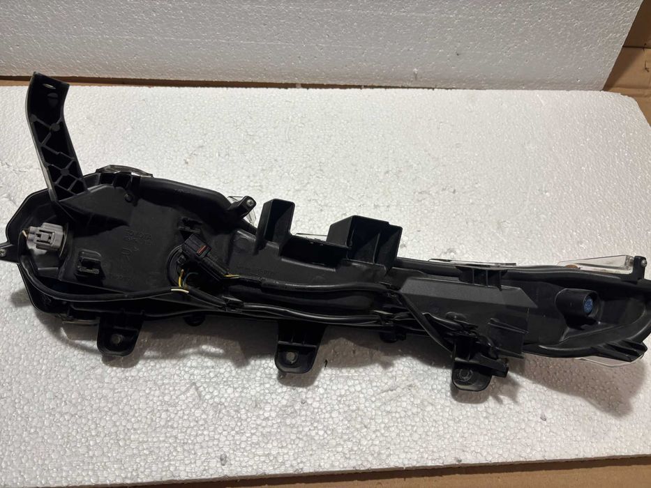 Оригінальний лівий, правий ДХО Lexus NX 2015-2021 USA