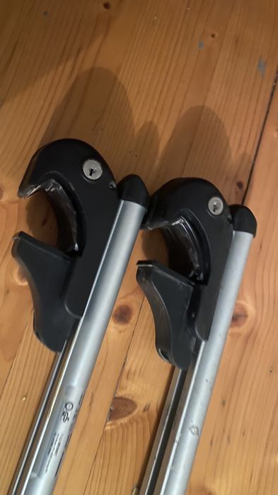 Багажник на кришу с регулирующим шириною