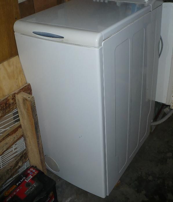 Ścianka lewa lub prawa pralki Whirlpool AWE AWT Polar PTL PWA części