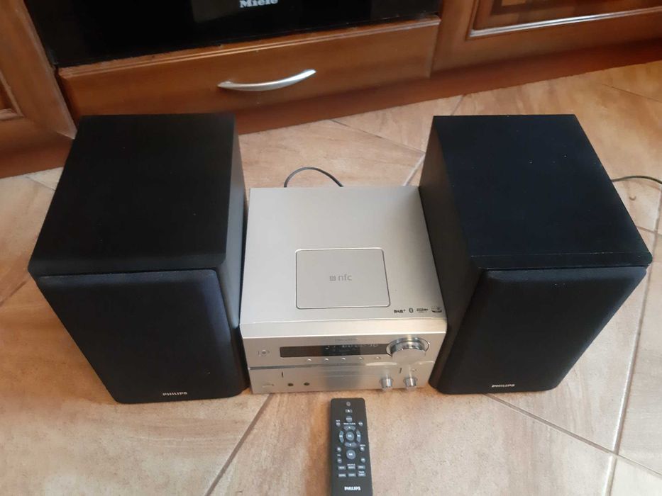 Wieża Philips BTB7150