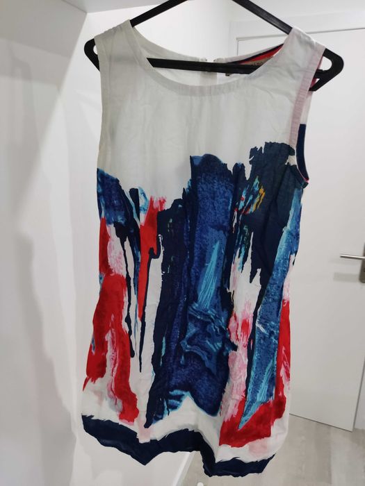 Vários vestidos em muito bom estado