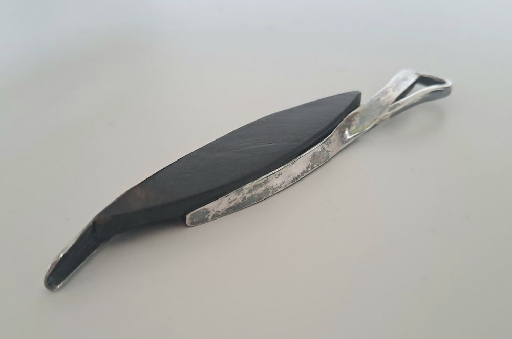 Autoski Wisior srebro pr.925 skamieniale drewno