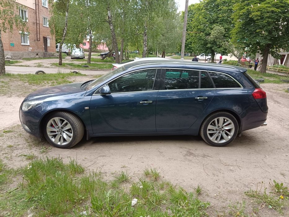 Продам чудове сімейне авто.
