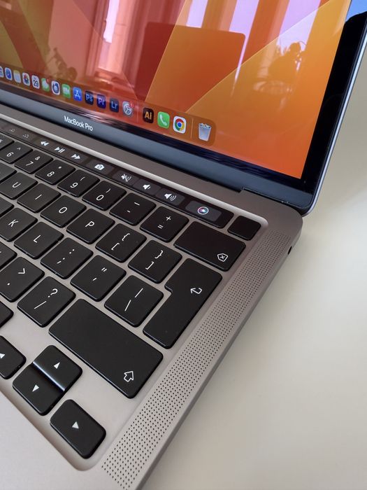Macbook M1 Pro 256gb SSD 8gb Ram