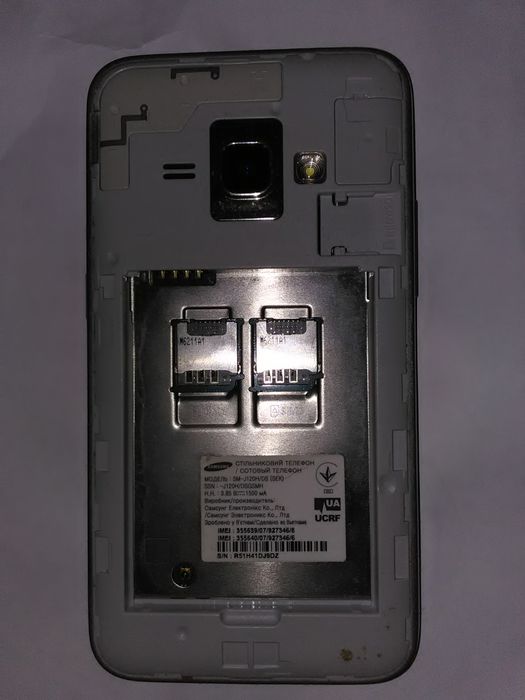 Смартфон Samsung j1