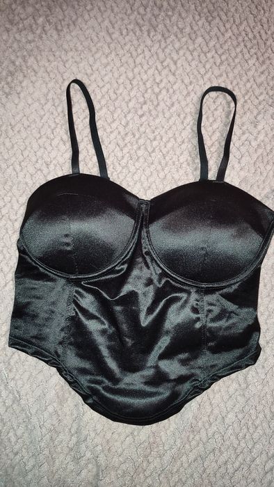 Жіночий укорочений топ