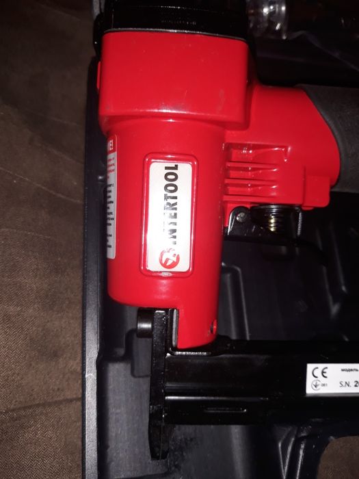 Степлер пневматичний INTERTOOL PT-1610