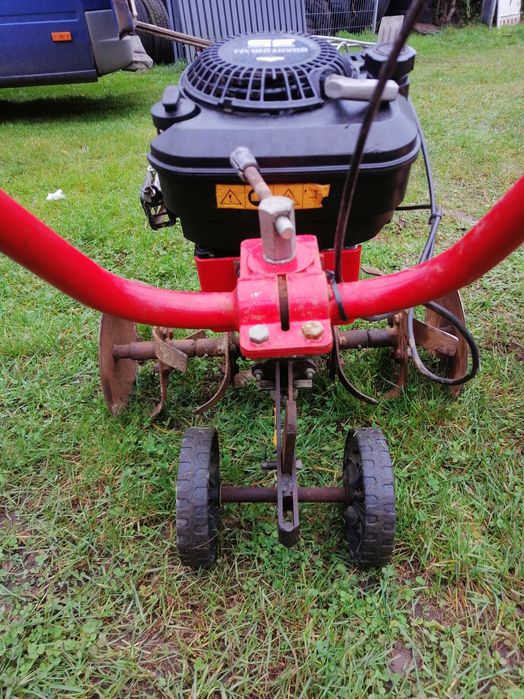 sprzedam  traktorek  glebogryzarke