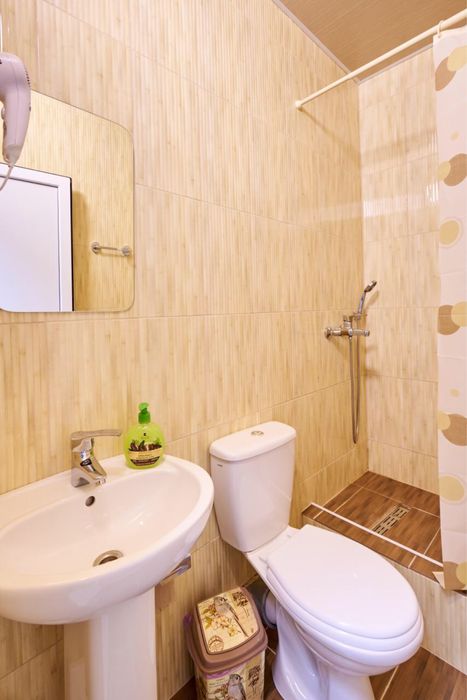 Хостел PERRON м. Південний вокзал, койко-місця та окремі кімнати люкс