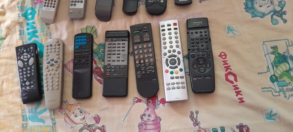 Пульты на телевизоры и на тюнера