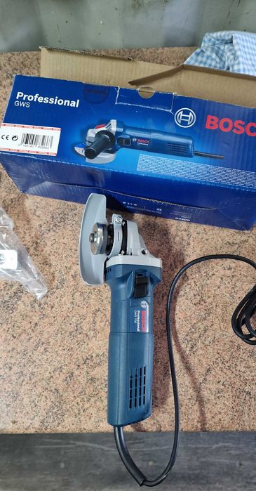 Bosch Rebarbadora GWS 700