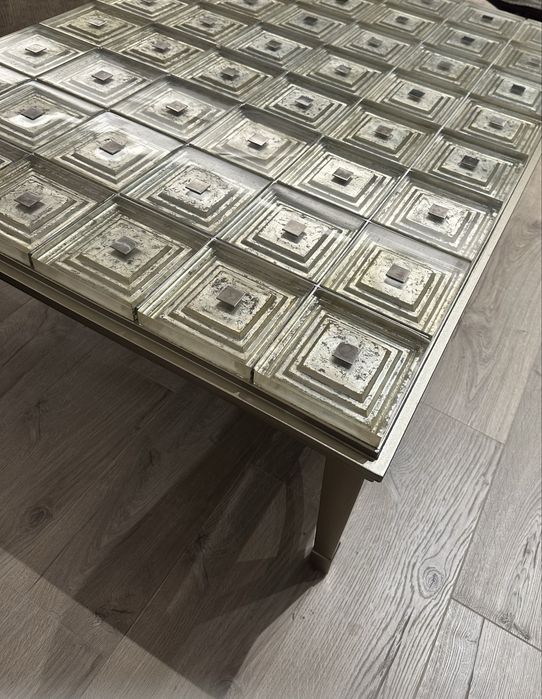 Mesa de centro em vidro quadrado