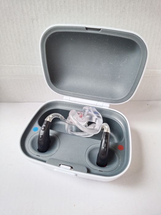 Слуховой аппарат Phonak с зарядным устройством Sonova AG Charger Combi