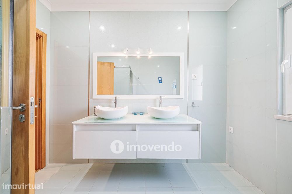 Moradia T4 incrível, com terreno de 4.200m², no Rebocho, Coruche
