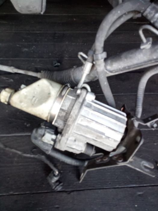 Maglownica opel Zafira B pompa